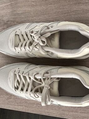 Nike Off-White/Tan Low-Top Sneakers